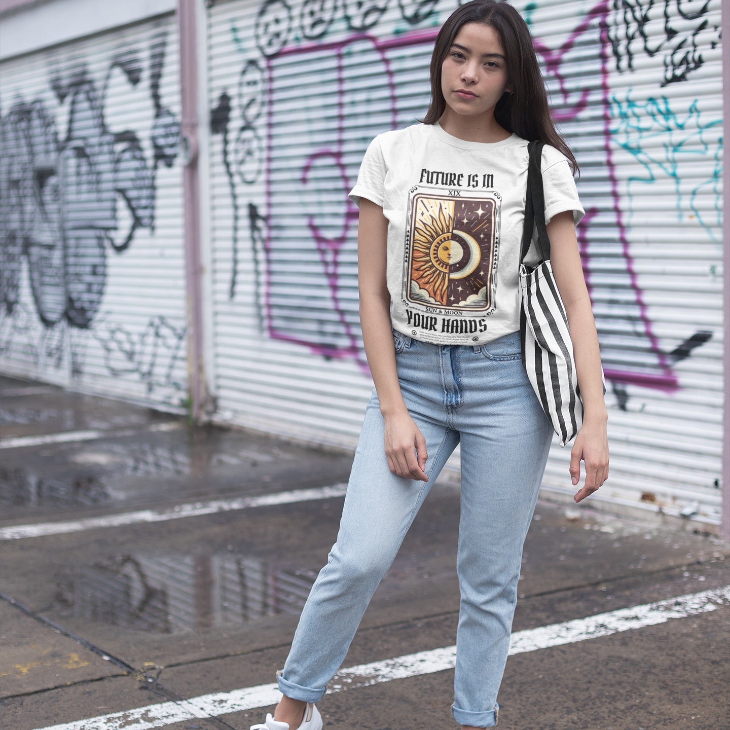 Sun & Moon Tarot Tee: Channel Cosmic Inspiration