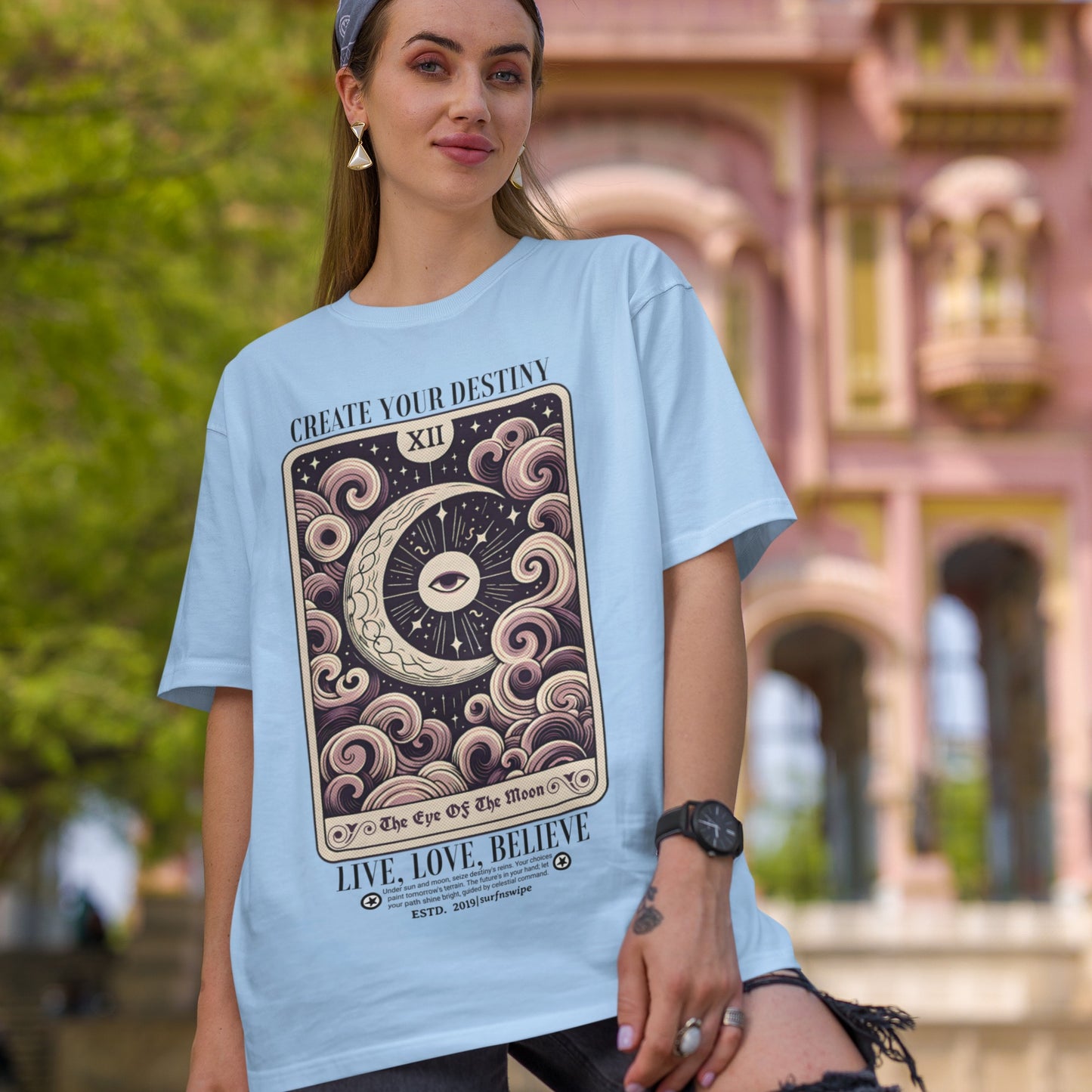 Unisex The Eye Of The Moon Tarot Card Print Oversized T-shirt