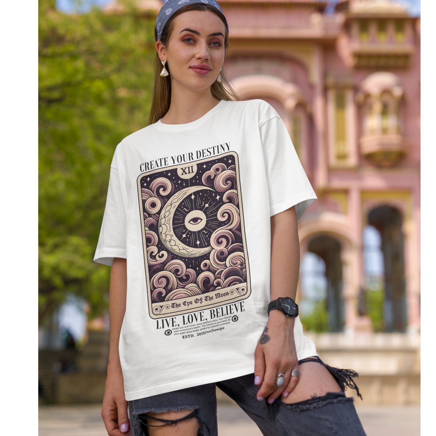 Unisex The Eye Of The Moon Tarot Card Print Oversized T-shirt